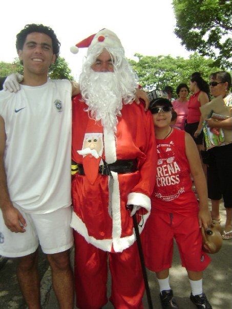 A volunteer with Santa, from the 2007 TV Record coverage