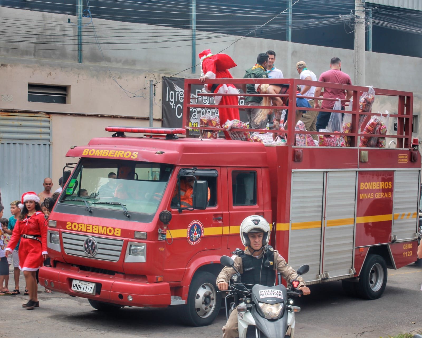 Fire truck loaded with bags of toys, Christmas 2022
